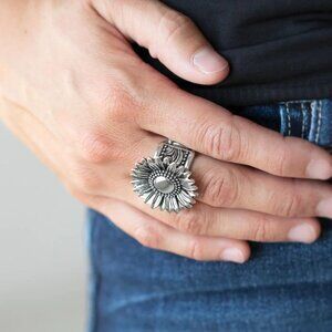 Paparazzi Jewelry Accessories - Farmstead Fashion - Silver Ring - Vintage